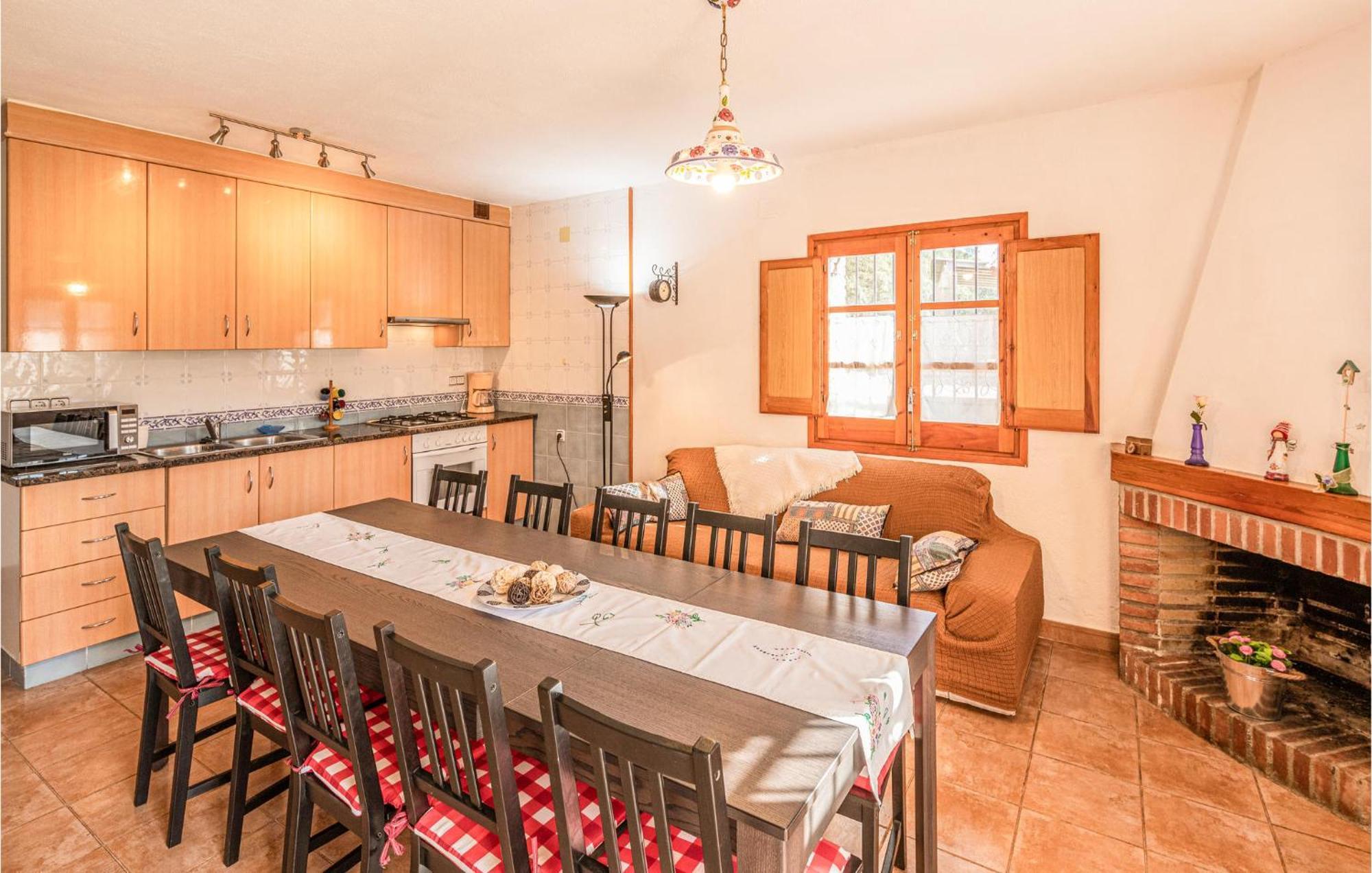 Awesome Home In Riells I Viabrea With Wifi Breda Εξωτερικό φωτογραφία