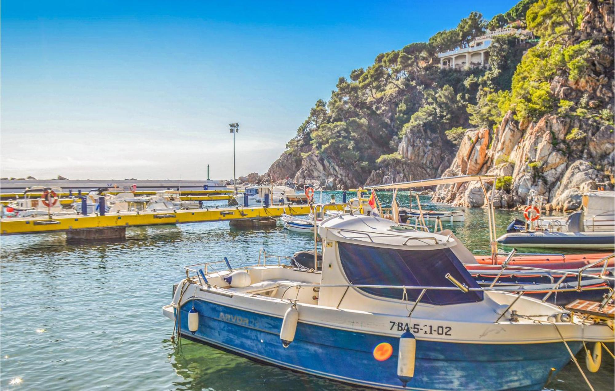 Awesome Home In Riells I Viabrea With Wifi Breda Εξωτερικό φωτογραφία