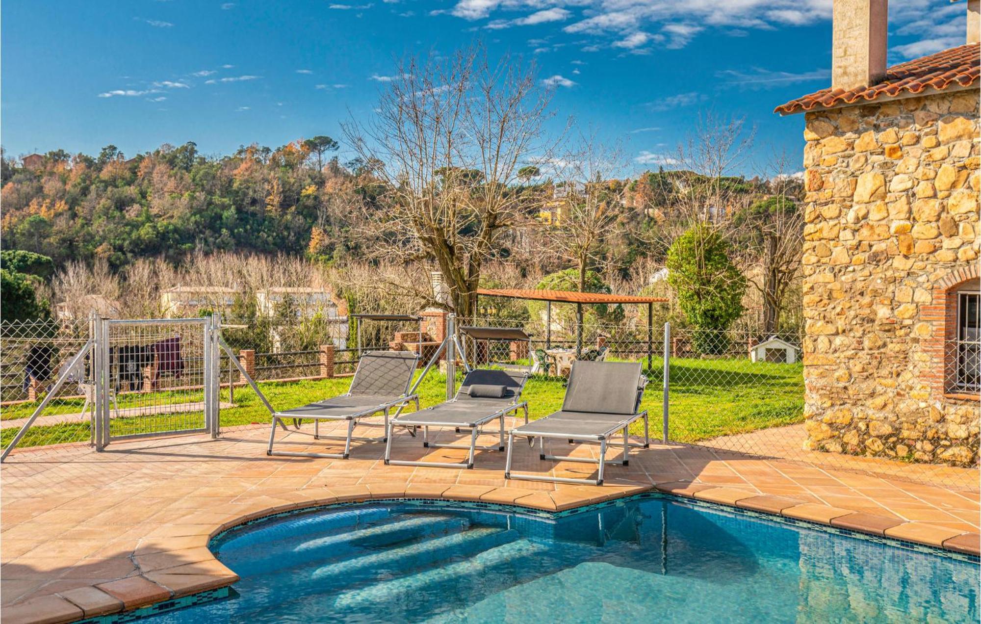 Awesome Home In Riells I Viabrea With Wifi Breda Εξωτερικό φωτογραφία