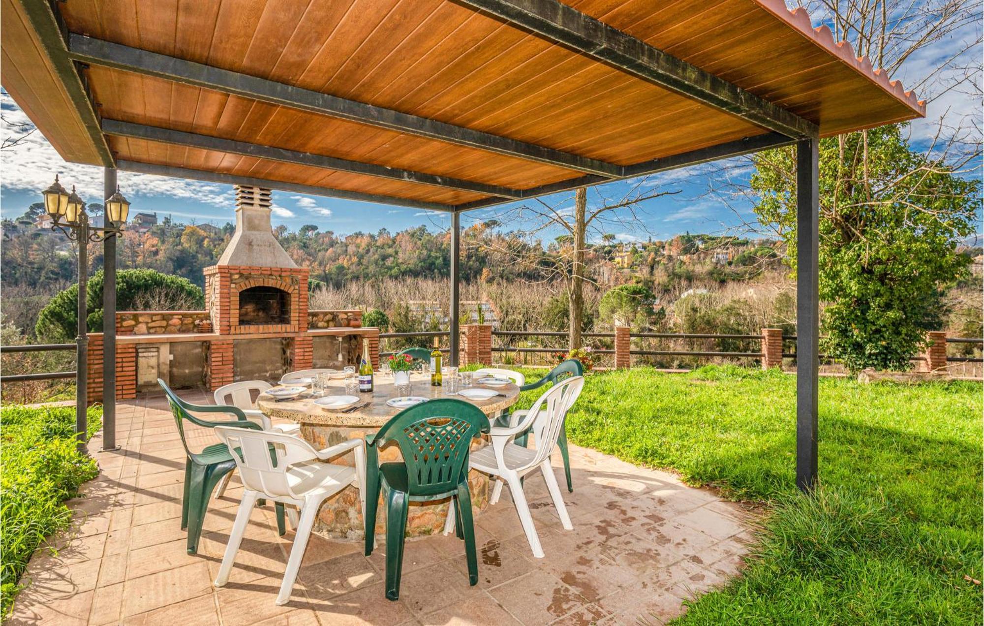 Awesome Home In Riells I Viabrea With Wifi Breda Εξωτερικό φωτογραφία